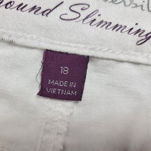 Gloria Vanderbilt Womens Shorts 18 Plus Skimmer Capri Slimming White CAP45E - Picture 8 of 9